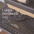 Gallery viewerに画像を読み込む, LEATHER NAME TAG 本革名前入りチャーム - pawdea